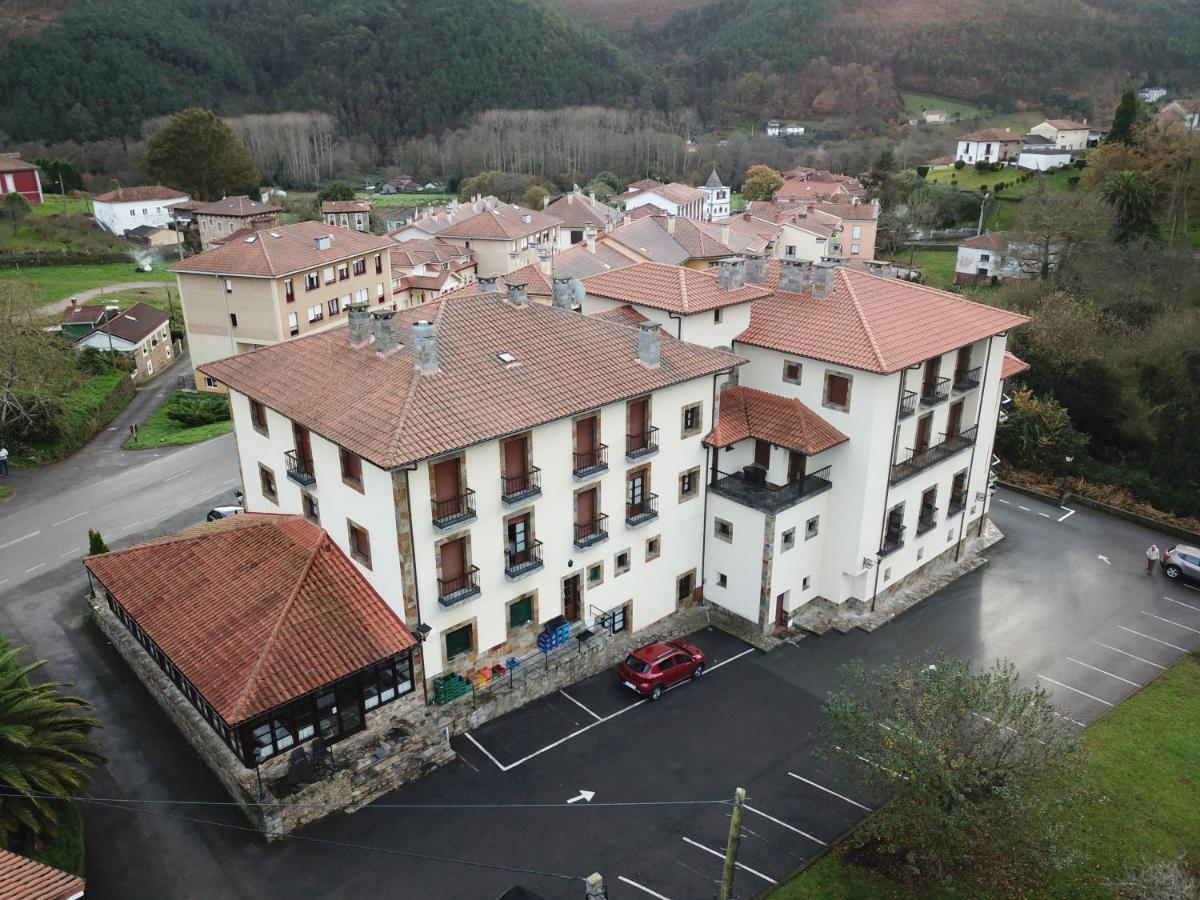 Hotel Valle Las Luinas Soto de Luiña Екстериор снимка