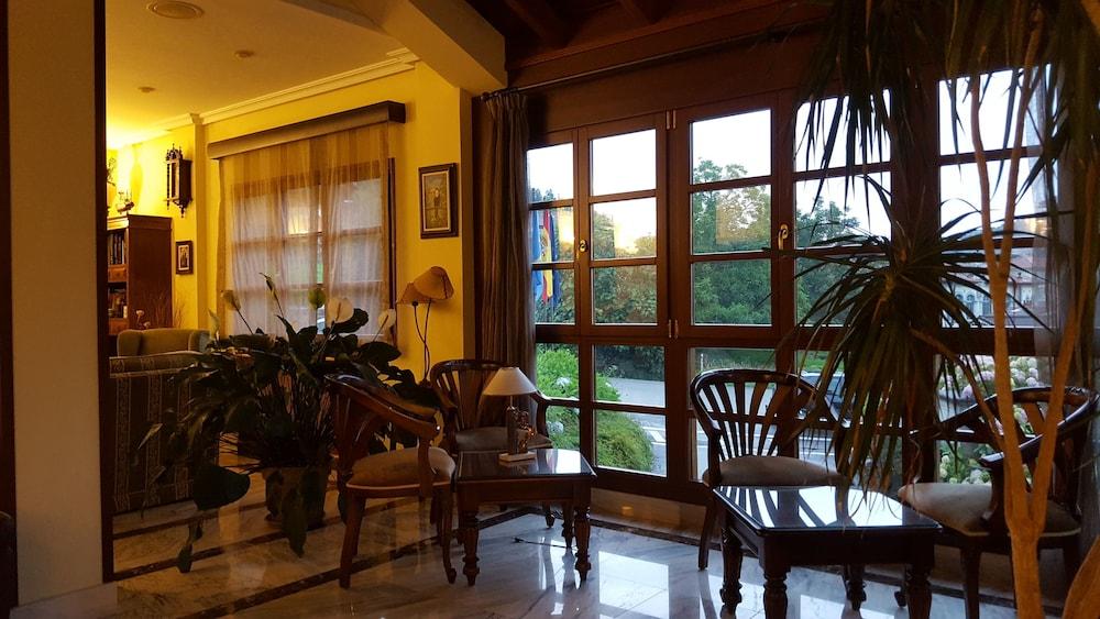 Hotel Valle Las Luinas Soto de Luiña Екстериор снимка