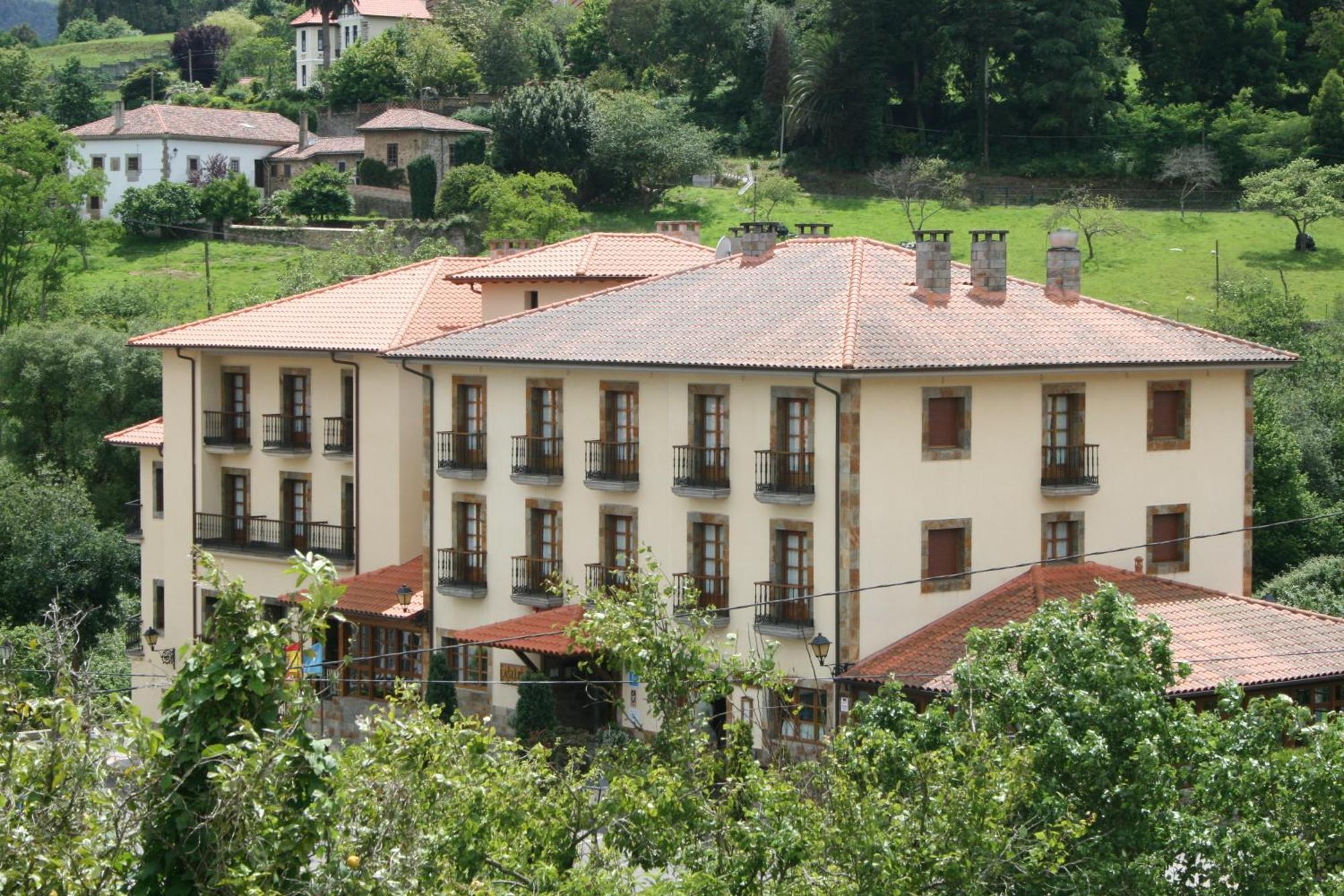 Hotel Valle Las Luinas Soto de Luiña Екстериор снимка