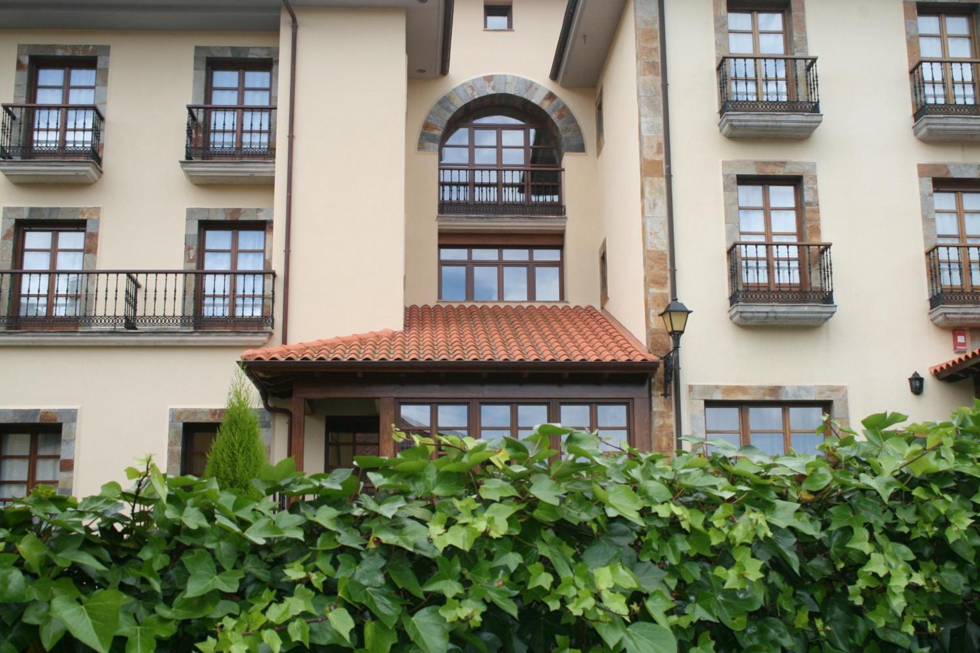 Hotel Valle Las Luinas Soto de Luiña Екстериор снимка