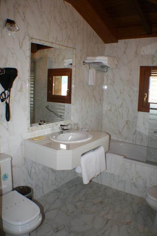 Hotel Valle Las Luinas Soto de Luiña Стая снимка