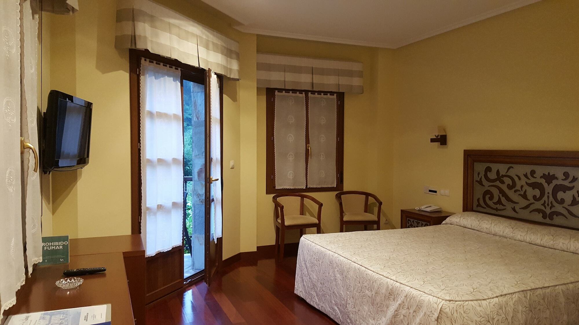 Hotel Valle Las Luinas Soto de Luiña Екстериор снимка