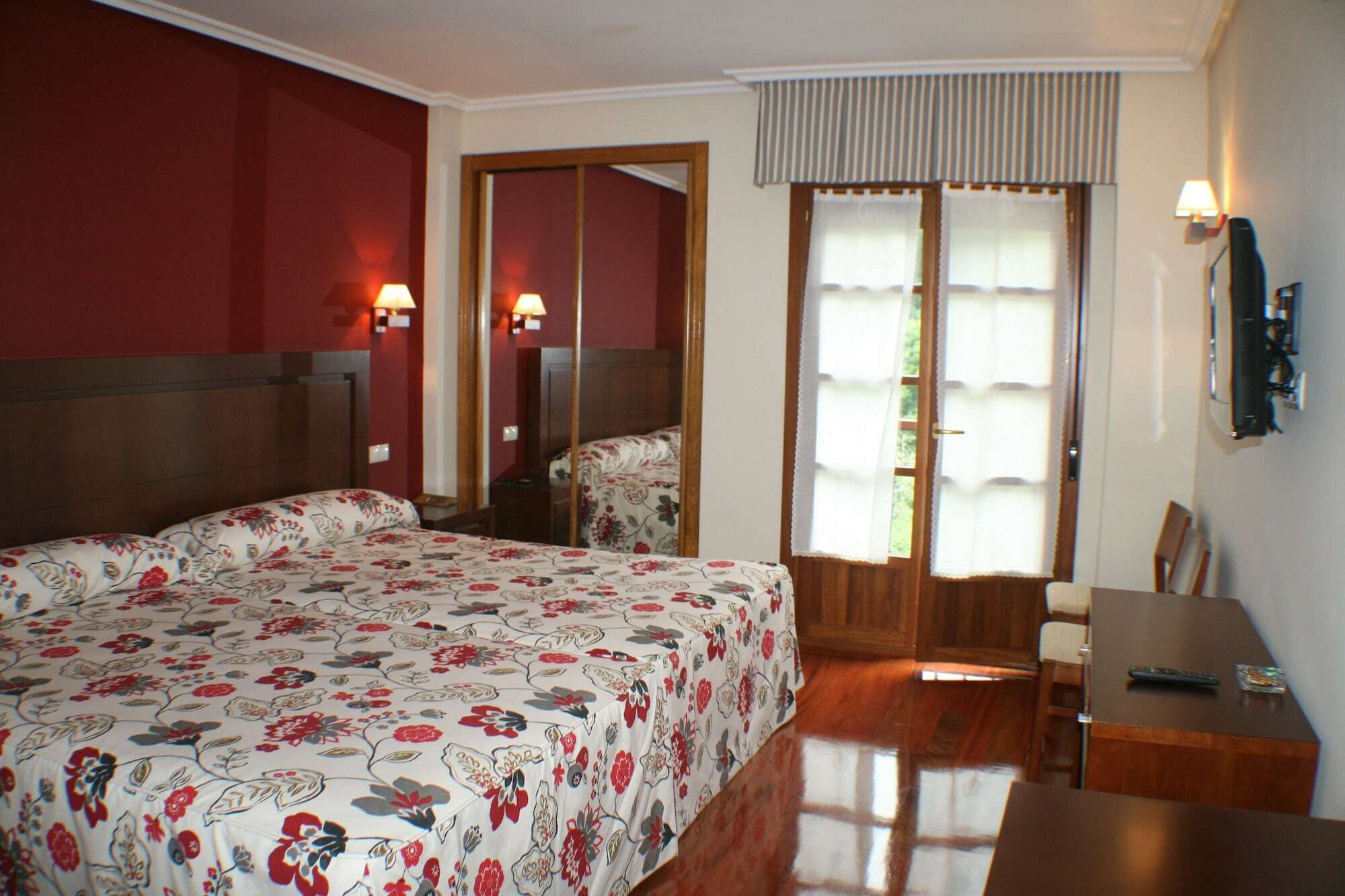 Hotel Valle Las Luinas Soto de Luiña Екстериор снимка