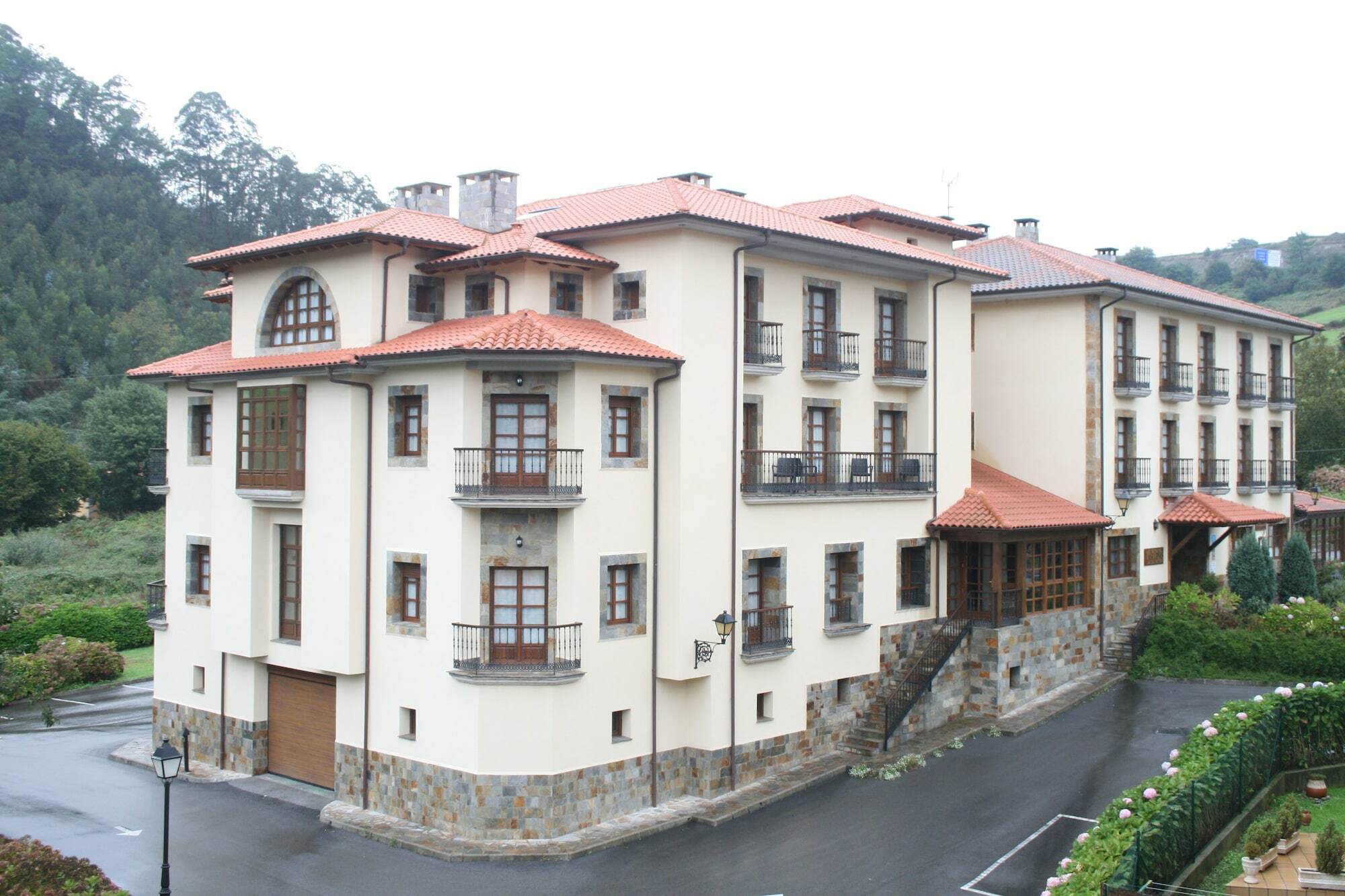 Hotel Valle Las Luinas Soto de Luiña Екстериор снимка